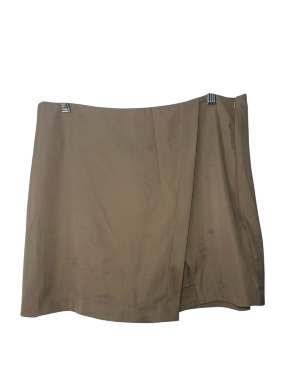 White Birch khaki colored skort, Size L
